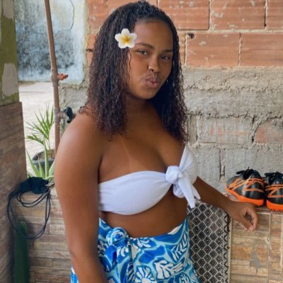 Viver é buscar eternamente a sua melhor versão.🦋 11.06💙Rhavi🤱🏾