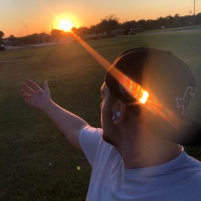 getcapbusted's profile picture. ALT of @jvrdinq | proud texan 🤠 | 17 y/o | weather enthusiast | severe weather lover | winter weather hater | storm/sunset photographer | dallas sports lover