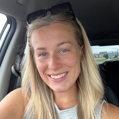 nicoleschmitz32's profile picture. some blonde chick