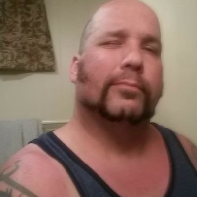 looking to be inspired to write next great novel, cooking adventurer, all around chill nerdy guy... Brewers,Bucks Badgers, Packers,  pro wrestling fan
Chickasaw