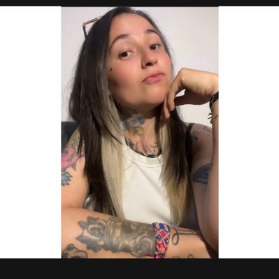 Soy la representación más acabada y cortesana del andrógino que todxs llevamos dentro y la misma representación del exceso morboso y pinturero.