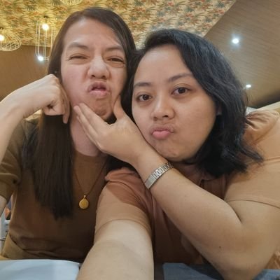 elsbnt's profile picture. Onward and upward.