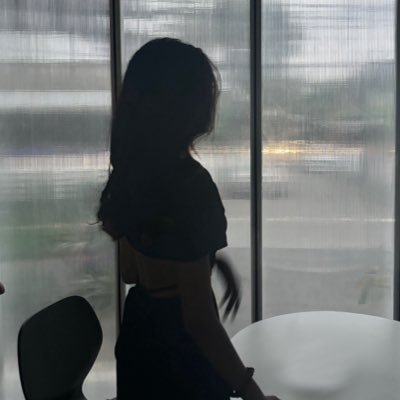 justbuymeboba's profile picture. you have games on your phone?