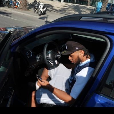 jnazco_'s profile picture. Building 🧱.
