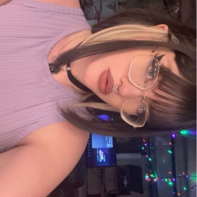 snap: @josienarcos swipe up and say “menu” to get my attention! 25 ❤️ Josie. they/she/he 🪲 18+ ONLY