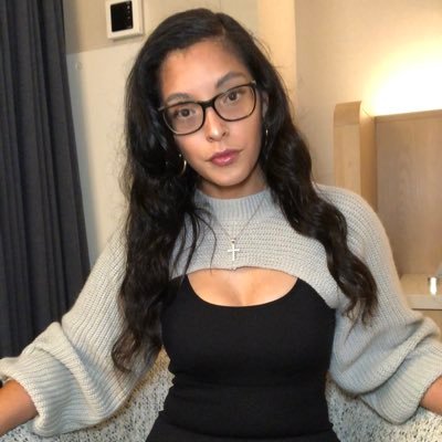 His: 🇬🇷 Her: 🇭🇳 | Gaming Couple | Main: @therealnikolaou | Content Creator | #AD Support-A-Creator: Nanie ✨