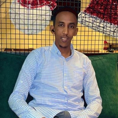 IsmailTahliil's profile picture. famous