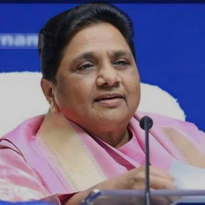 rupagautam92446's profile picture. हौसलों के पर लगा मैं परिन्दों सी उडी हूँ।
आँधी तूफां से टकराने मजबूती से खडी हूँ।
मिटाने की ही चाहत है तो जरा सोचकर बढना,
क्योंकि भीम करवाँ की मैं मजबूत कडी हूँ