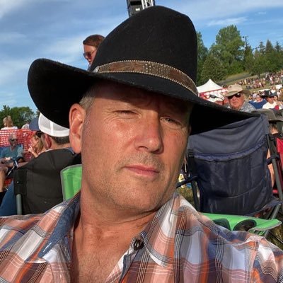 RuggersJohn's profile picture. MBA UST, BLEED maroon & gold 〽️, Brazilian 🇺🇸🇧🇷, Vinho Hound 🍷,chaser 🌪🌩⚡️#8 man 🏉💪🏼 avid outdoors 🎣 🦌