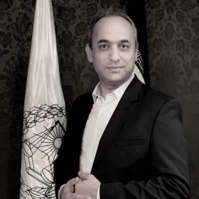 دکترای حقوق خصوصی از دانشگاه تهران/ وکیل دادگستری