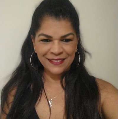 Muito pior do que ficar sozinha é estar com alguém que não te merece. 😉