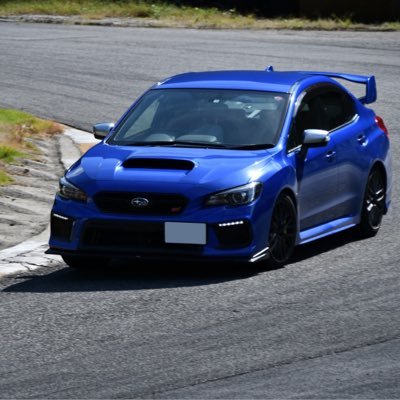 vablog8269's profile picture. 99 /zc32s→VAB-D/身長190cm近くなってくるとドア4枚ついてないとちょっとキツいです。車種問わず無言フォローすみません！