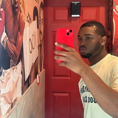 s3urfy's profile picture. 