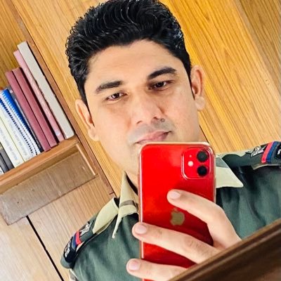 VedGedar's profile picture. Central Armed Police Force, MHA, GoI # MA (History) # Follow back nhi to unfollow # 😜
