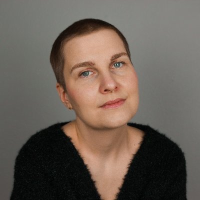 she/her. actress, writer and everything in between. i once played a shit nanny on tv. also a shit criminal.