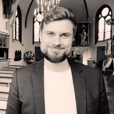 Sünder & Heiliger, Pastor (ev.-luth.) in Hamburg, Dr. theol, Co-Host des Podcasts #Tischgespräche, Autor: „Im Zweifel für Gott“ & „Servant Leadership“