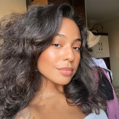 mil faces de uma mulher leal