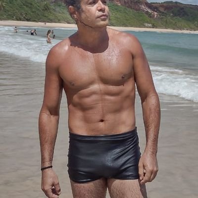 Moreno 47 anos, sarado safado sem frescura
Adoro sexo a três anal chupar cuzinho fuder na frente do marido
Deixo o corno brincar com meu pau