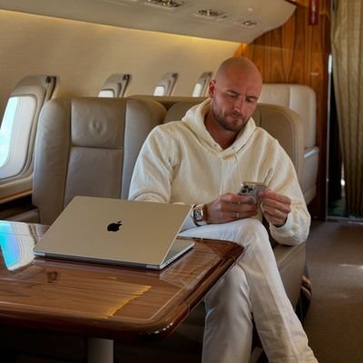 🇺🇸 Professional, Bitcoin Trader
🧑🏻💻
Senior Account manager.
Best stocks trader📈📉
24 hours trading