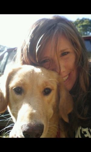 makemenauseous's profile picture. mother of a two year old girl. owner of a golden retriever lab. driver of a jeep. baker of bread. :-)