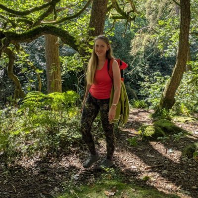 Love life, art, walking, pilates, Pokémon go, coffee, my daughters, reading...