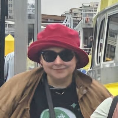 she/her. co-gm of Planet Arcana. illustrator. game designer. ghostful.
(@/bmars.bsky.social)