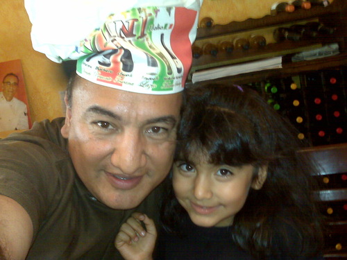 AlexAlcantar's profile picture. Father, Foodie, Fotog, iFone 5 & whatever else starts with F...