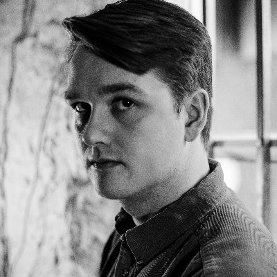 höfundur og pabbi

Bara Edda (2024) er prósaljóðabók um veru á ferðalagi um tíma og rúm í ókennilegu húsi.