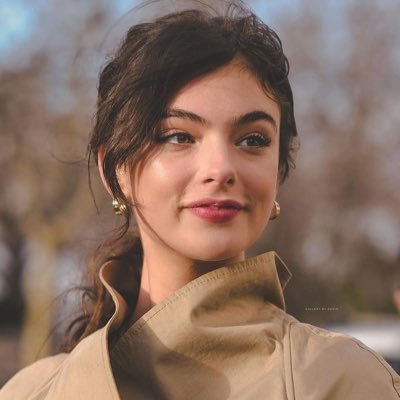 Official backup page for Deva Cassel. Actress and a Roll model. 💇♀️👗🇮🇹🇮🇹