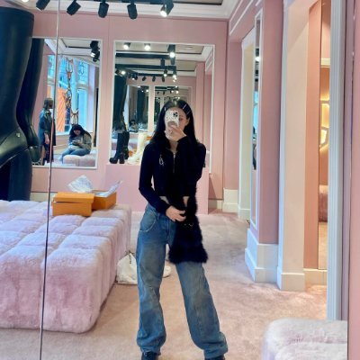 sorriatradley's profile picture. Never underestimate yourself, you are stronger than you think.