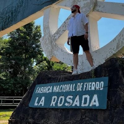 aynsfran's profile picture. La única manera de lidiar con este mundo sin libertad es volverte tan absolutamente libre que tu mera existencia sea un acto de rebelión.