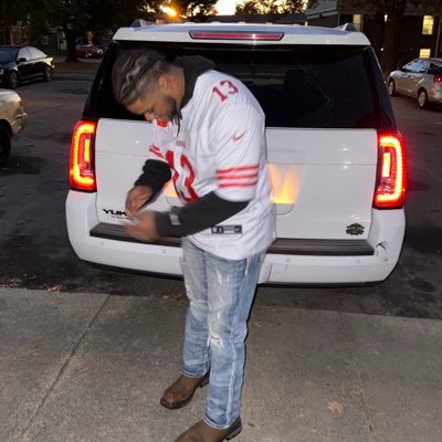 QUEZZYSPOV's profile picture. 