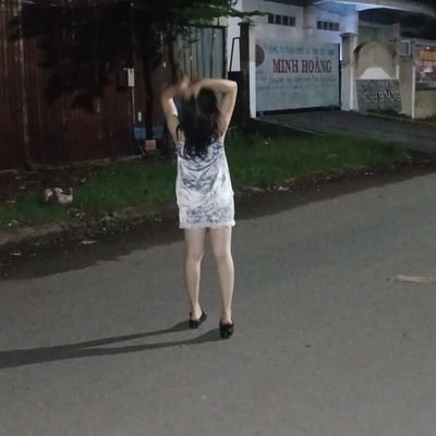 đã có ck, không đi khách, thít public, some, thít phô dâm cơ thể
