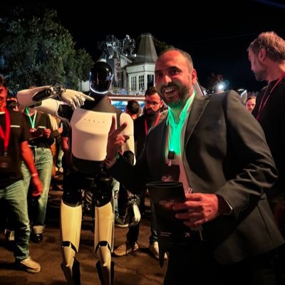 BalwaniPrem's profile picture. Founder & CEO @iGrab_it • Tinkerer • Angel Investor • Constantly Curious • Serial Optimist • Tech Maximalist