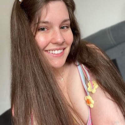 I'm available for massage session You are feel free to send messages to have some fun if you are surely interested text on my cell +1 305-515-2433