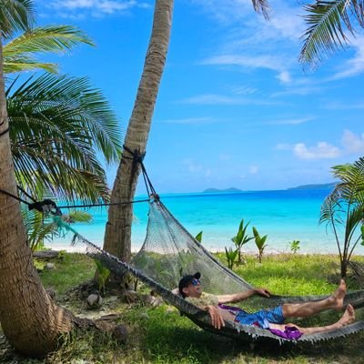 Diplomatiko71's profile picture. Oui j aime ́le rhum et la cuisine. Voyager est ma passion et le gaming ma vie. 😏