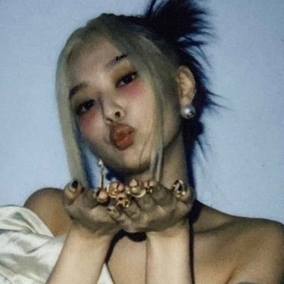 lotinacha's profile picture. Blackpink Collector 🦢