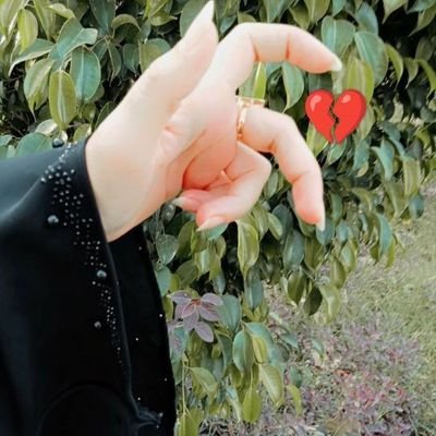 ڈھونڈا جہاں میں چار سو لیکن نہ مل سکا--
لانا پڑا تم ہی کو صاحب تمہاری مثال میں
❤
