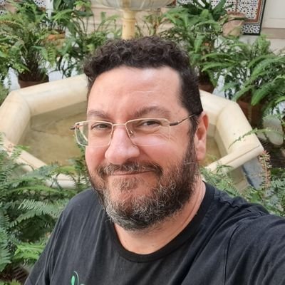 Padre 👧 Pádel 🎾 Gamer 🕹️ Esports 💖 Malaguista 💙 #Marketing #Videojuegos #Techie - Parte del equipo de @ArrabalAID en #Emprendimiento e #InnovaciónSocial