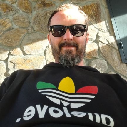 MarkaPROFA's profile picture. Vino, pivo, rakija i kajmak slan.