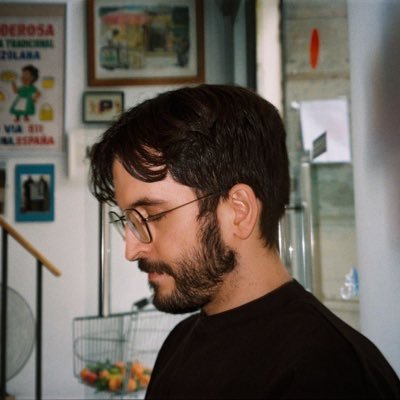 Hablo de juegos en @superbioma
A veces recomiendo musiquita también.