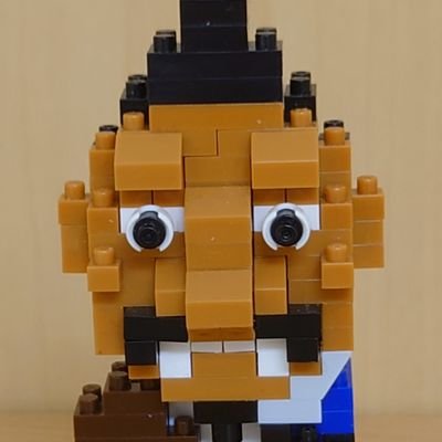 基本的に多趣味な人間です。
ツイッターではほぼお城、歴史関連、ナノブロック、城プロ、キン肉マン、オシロボッツについてしかつぶやかないです。