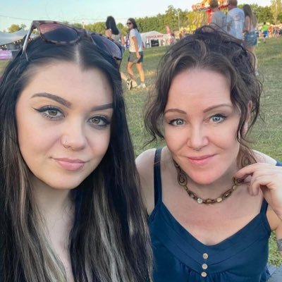 Missi_G_'s profile picture. play &creative arts therapist for young & all ..supervisor/ director @MasterPeace_CT Psychgeek ,lover of  music ,the universe,& dancing in the rain