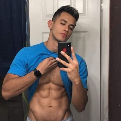 alexlarin1323's profile picture. 