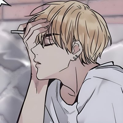 _renzour's profile picture. just me + my chaos = peak mess