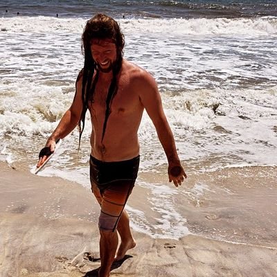 Awakened lyricist
https://t.co/9z0gVHPwBA
Creator of the Gamestop Saga Soundtrack https://t.co/7nb2JbAw4G
Director at Company