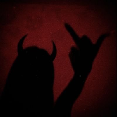 moranaxmoon's profile picture. ⛧ 𝖕𝖔𝖗𝖙𝖚𝖌𝖚𝖊𝖘𝖊 𝖜𝖎𝖙𝖈𝖍 🔮🗝 
⛧ 𝖘𝖙𝖔𝖗𝖒𝖈𝖍𝖆𝖘𝖊𝖗 🌪☢️
