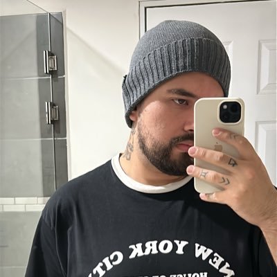 VladBlossom's profile picture. 🥀