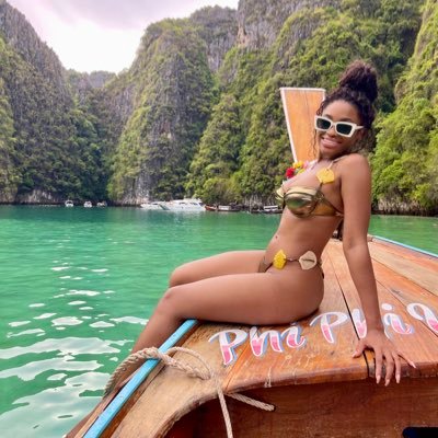 Anything I post on this profile is not a real representation of my ACTUAL life. 🤍