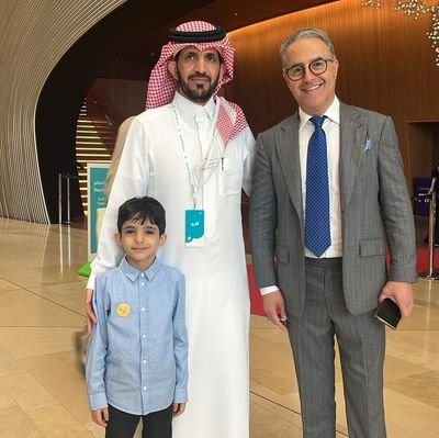 تَفقِدُ الحياة معناها في اللحظة التي نفقد فيها وَهْم كوننا خالدين. شايب شبابي #اقتباسات #أما_قبل #أما_بعد #يلا_شباب #الشباب
